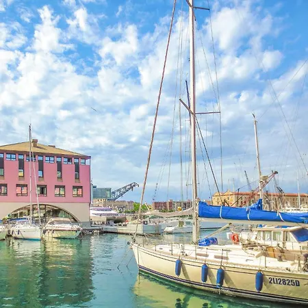 Apartamento Lovely In With Wifi *